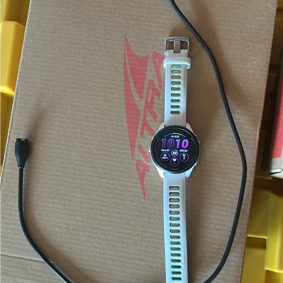 Garmin Forerunner 265S Smartwatch - Light Gray - Picture 2 of 2